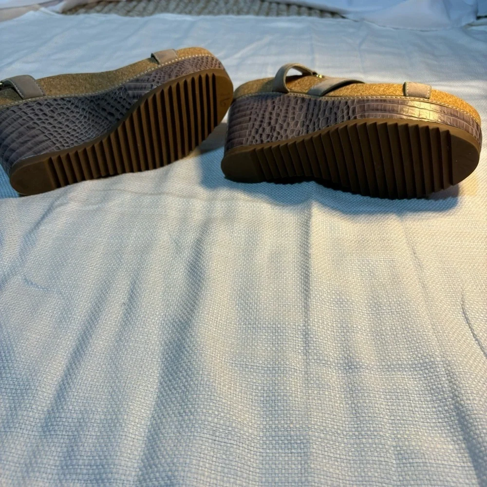 Tory Burch Taupe Leather Wedge Ankle Strap Sandals Size 8.5